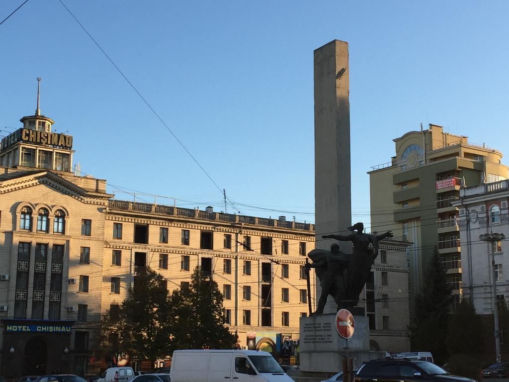 Homeservice Apartments On Stefan Cel Mare Boulevard Chişinău Extérieur photo